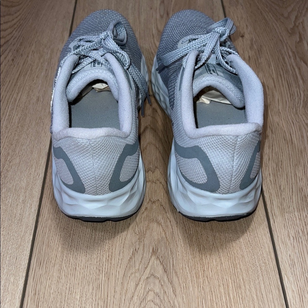 New Balance Arishi V4 Light Gray Athletic Sneakers - Picture 4 of 15